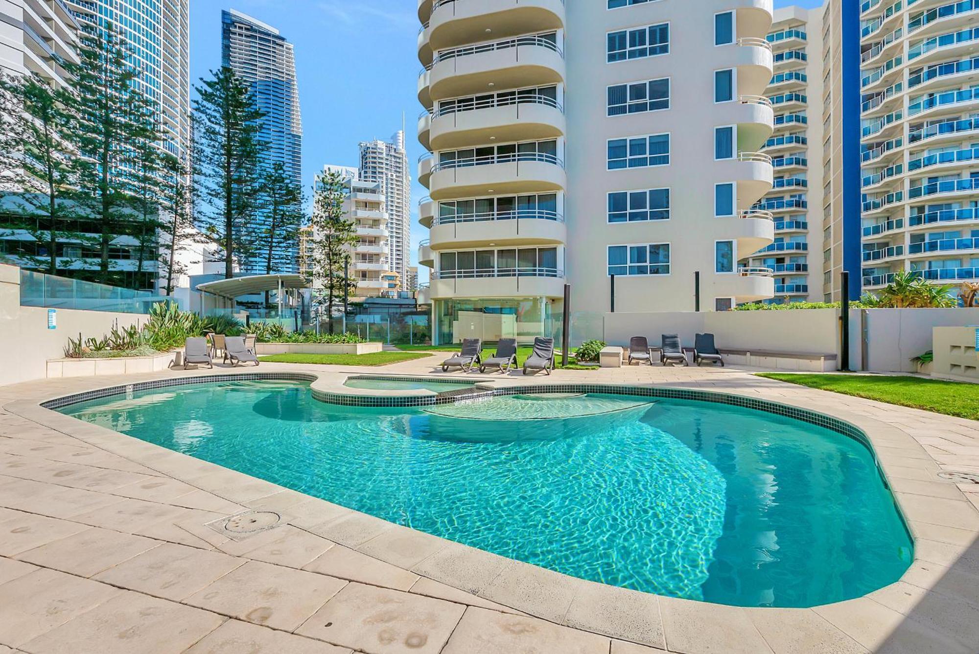 Step Back In Time In Retro Chic 3 Bedroom Penthouse At Zenith - Q * Gold Coast