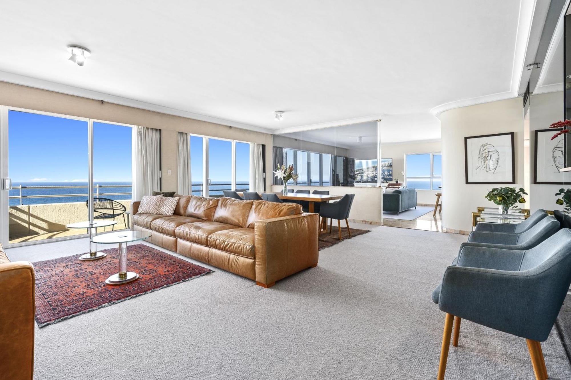 Step Back In Time In Retro Chic 3 Bedroom Penthouse At Zenith - Q Apartment