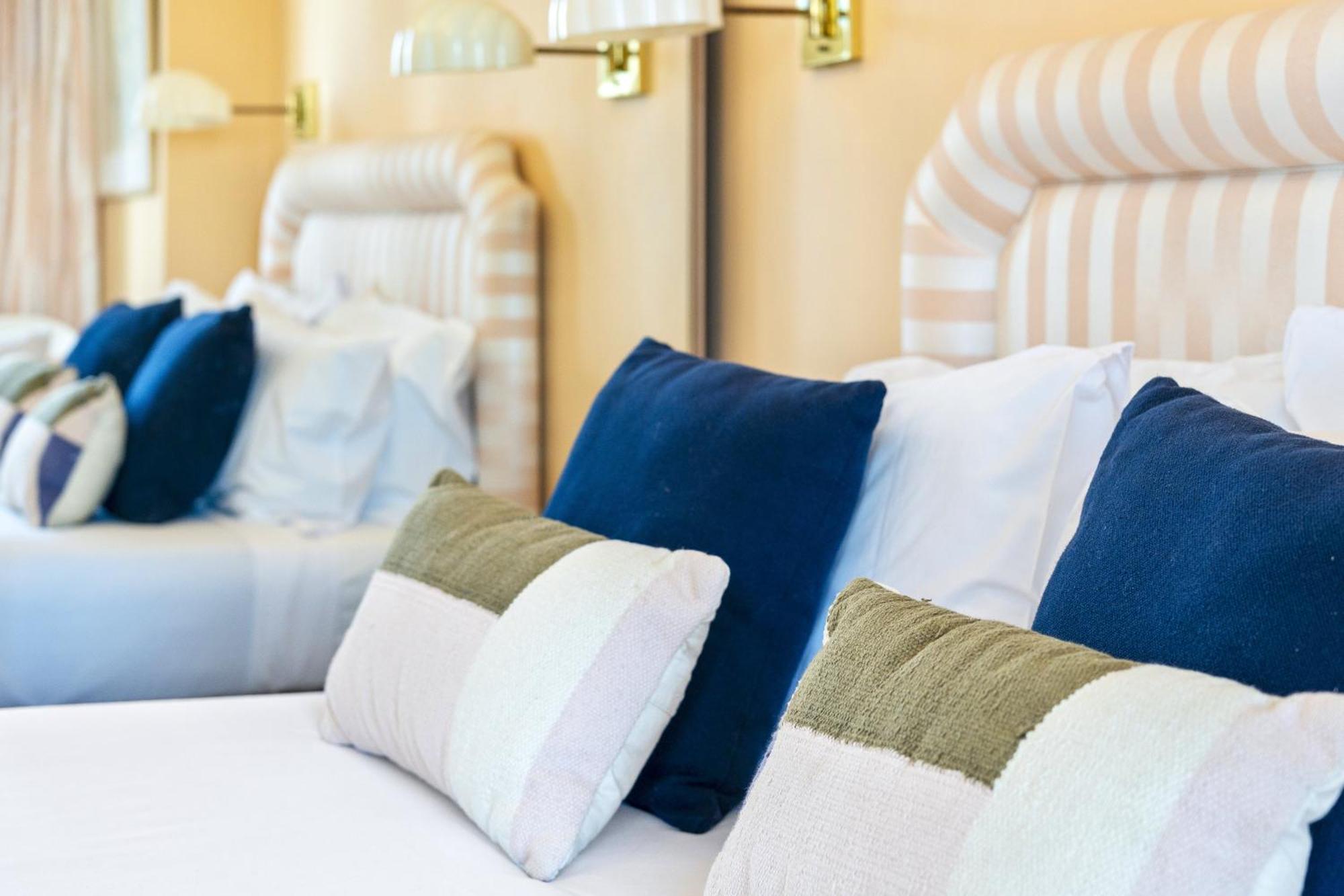 Step Back In Time In Retro Chic 3 Bedroom Penthouse At Zenith - Q Apartment