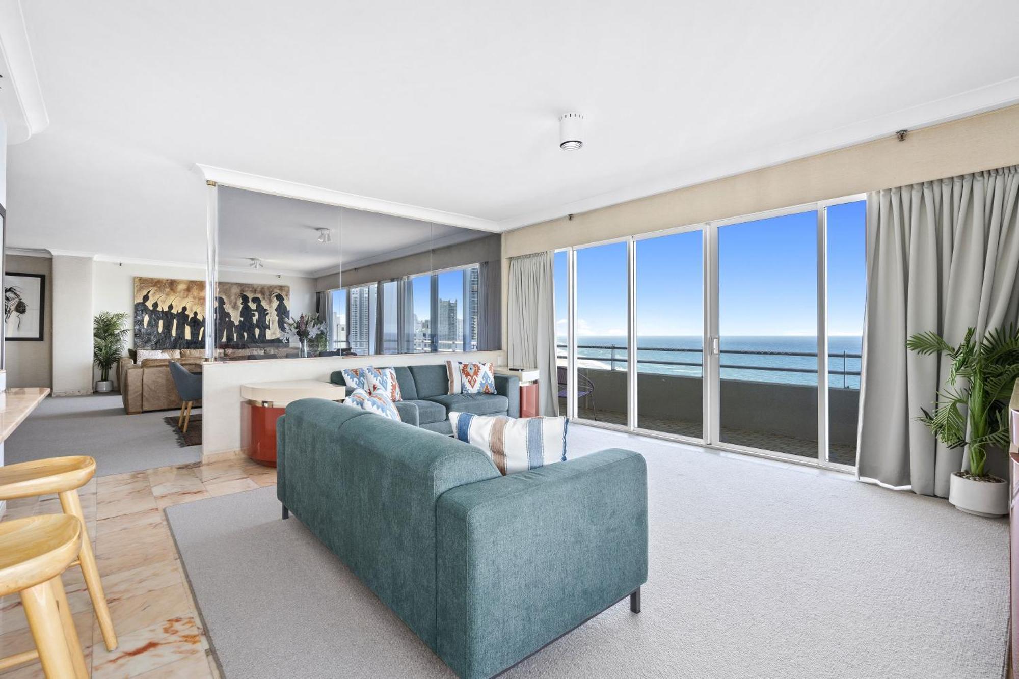 Apartment Step Back In Time In Retro Chic 3 Bedroom Penthouse At Zenith - Q