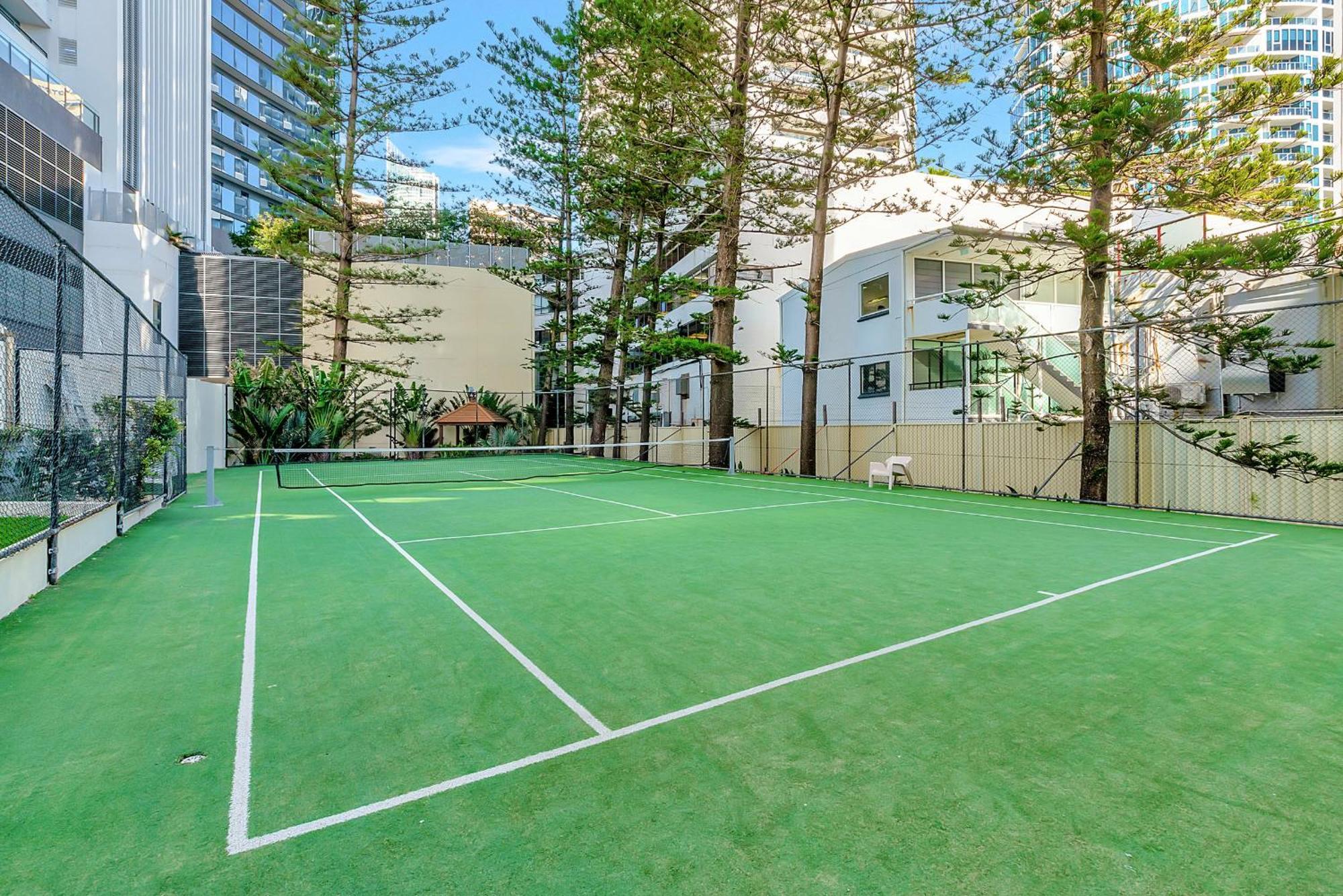 Step Back In Time In Retro Chic 3 Bedroom Penthouse At Zenith - Q *