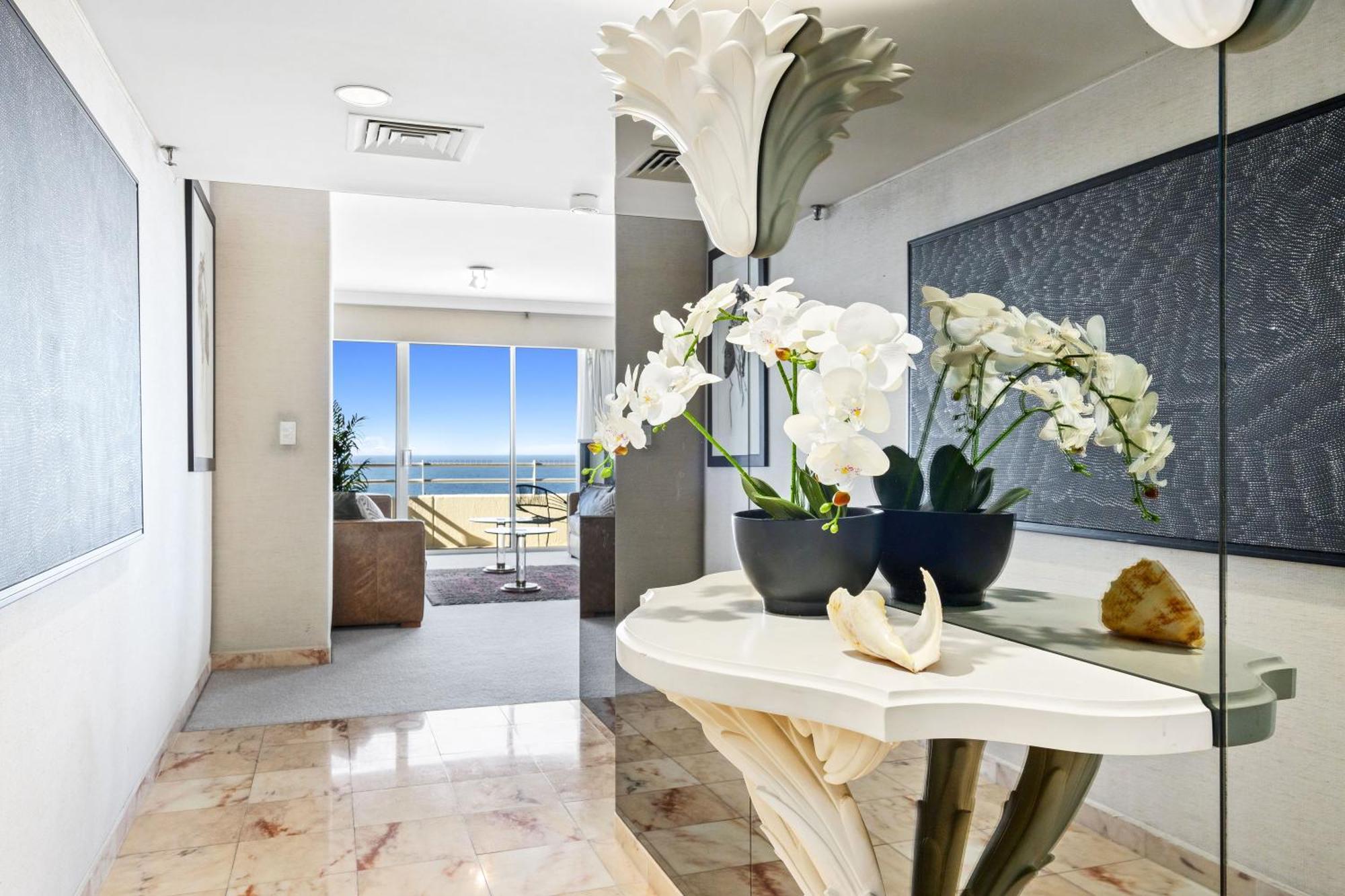 Step Back In Time In Retro Chic 3 Bedroom Penthouse At Zenith - Q * Gold Coast